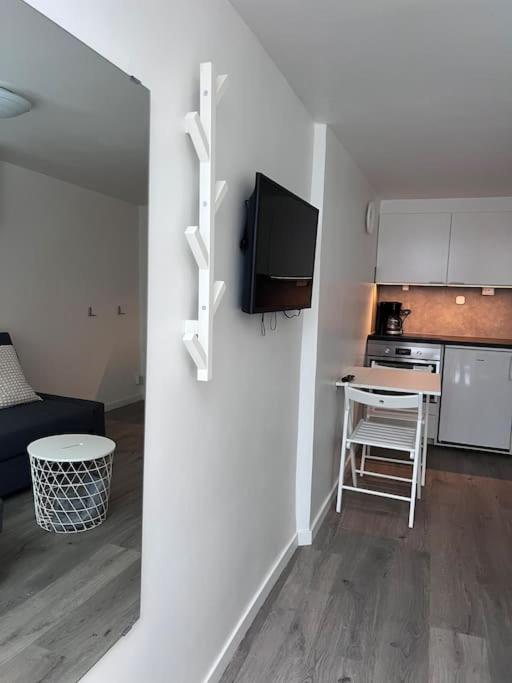 Laegenhet Med Egen Ingang. Apartment Sundsvall Exterior photo